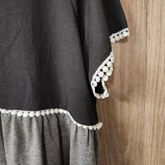 BloomChic Color Block Top Black Gray  NWT - Picture 5 of 6